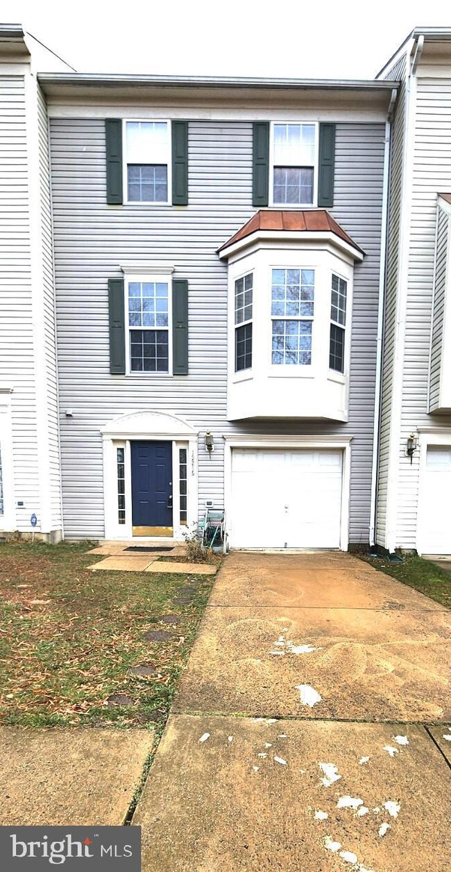 13215 Coppermill Dr, Herndon, VA 20171 - photo 3