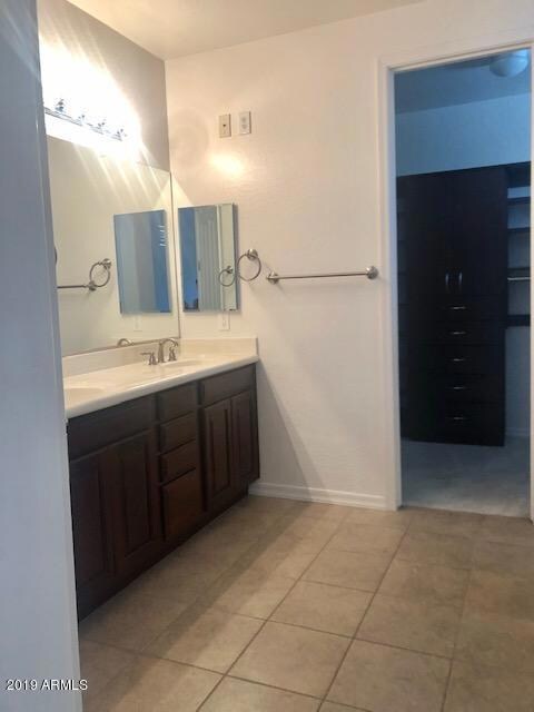 1578 masterbath room 1