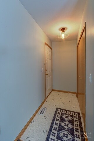 949 Constance Ln unit C, Sycamore, IL 60178 - photo 2
