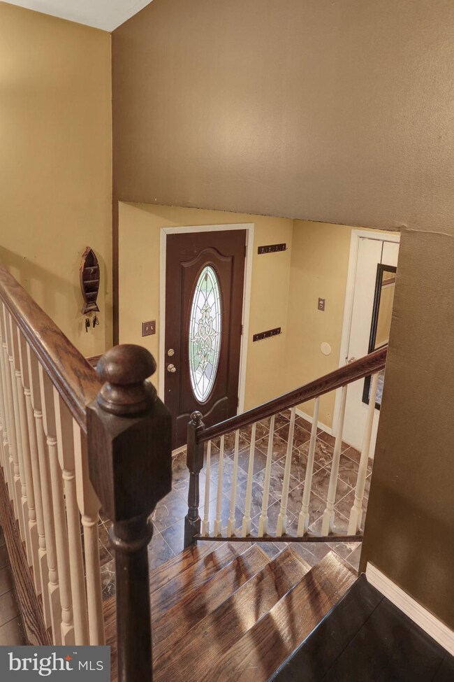 137 Lenker Dr, Williamstown, PA 17098 - photo 4