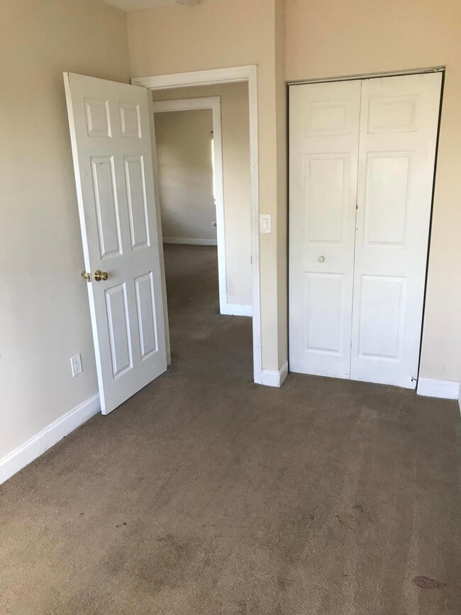 305 Cypress Dr unit 2, West Palm Beach, FL 33403 - photo 5