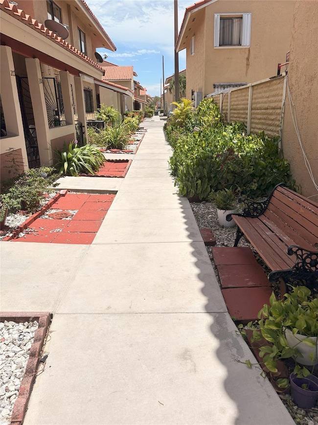 2760 W 62nd Place unit 203, Hialeah, FL 33016 - photo 4