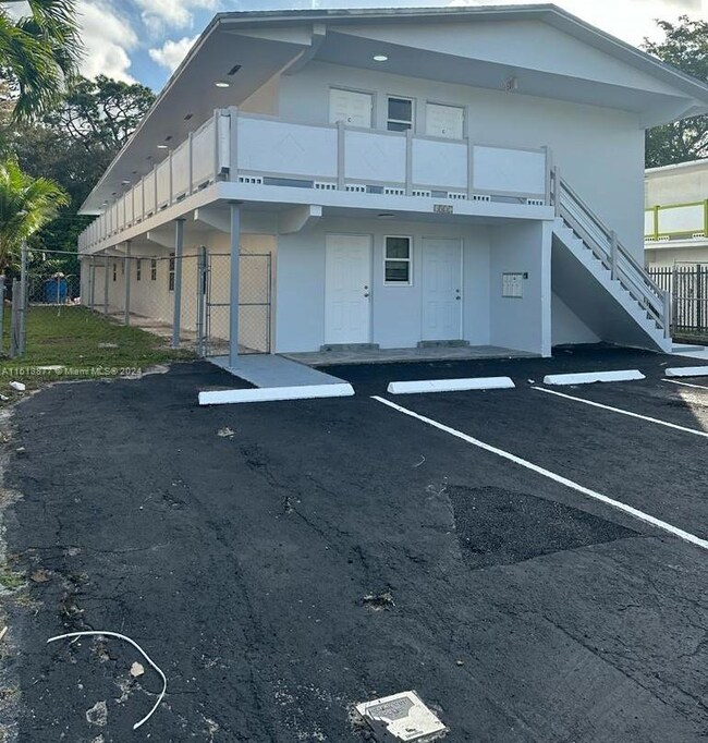 1532 SW 5th Place unit C, Fort Lauderdale, FL 33312 - photo 4