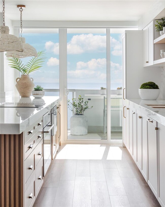 L'Excellence unit 1706, Miami Beach, FL 33140 - photo 5