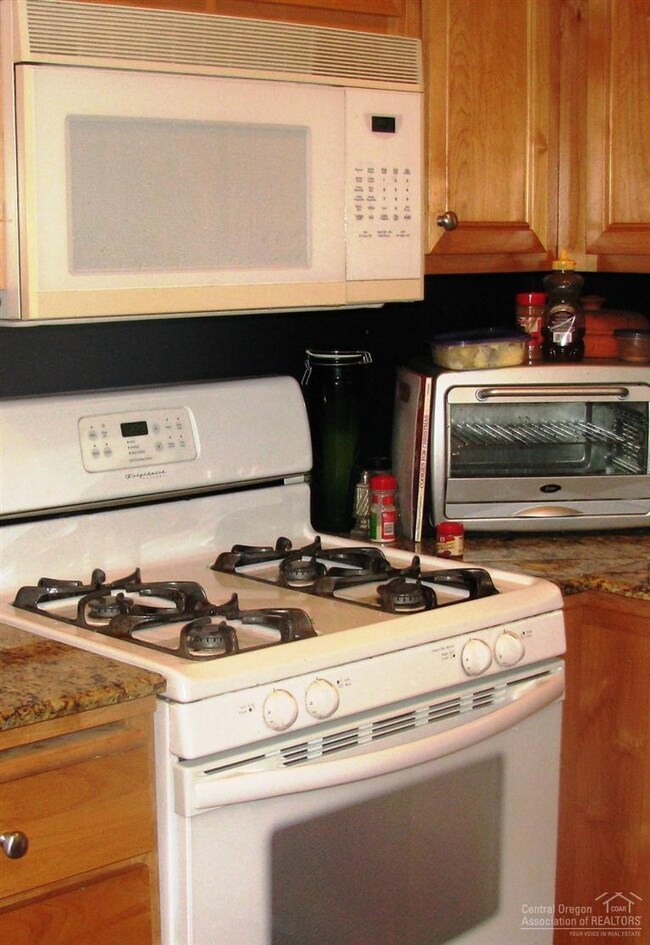 20646 Couples Ln, Bend, OR 97702 - photo 5