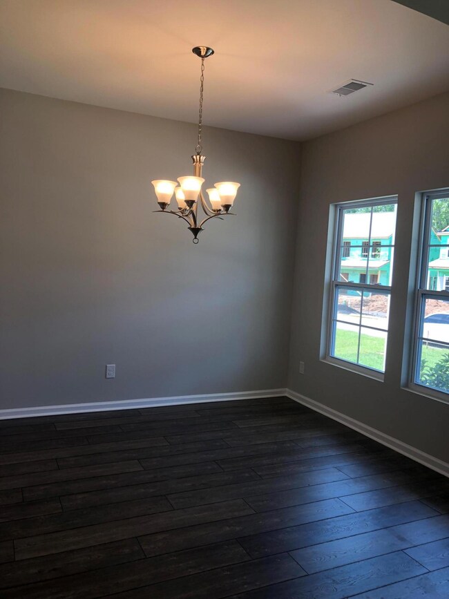 Griffin II-A Dining room