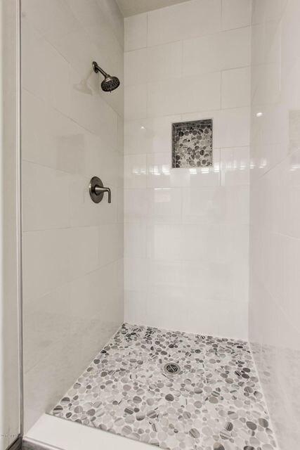 011_Master Shower