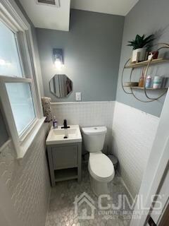 112 Winding Rd, Iselin, NJ 08830 - photo 4