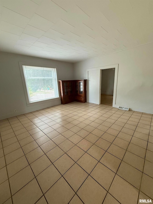 404 W Pierce St, Macomb, IL 61455 - photo 4