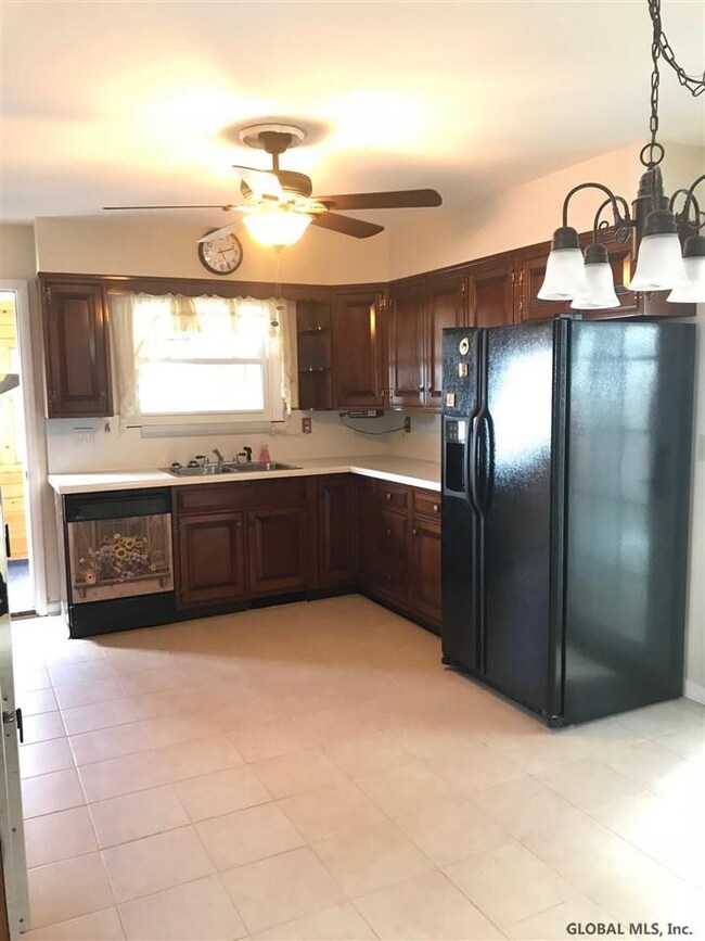 657 Church St, Wynantskill, NY 12198 - photo 5