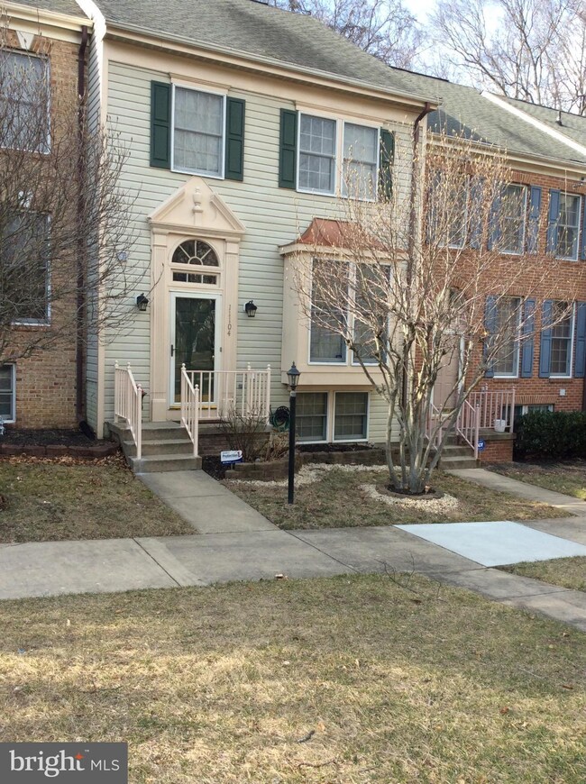 11104 Southlakes Dr, Bowie, MD 20721 - photo 2