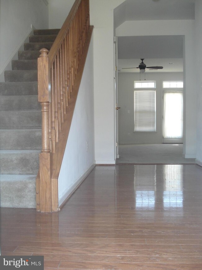 16410 Steerage Cir, Woodbridge, VA 22191 - photo 3