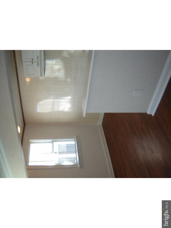 1031 Minden Ln, Darby, PA 19023 - photo 5