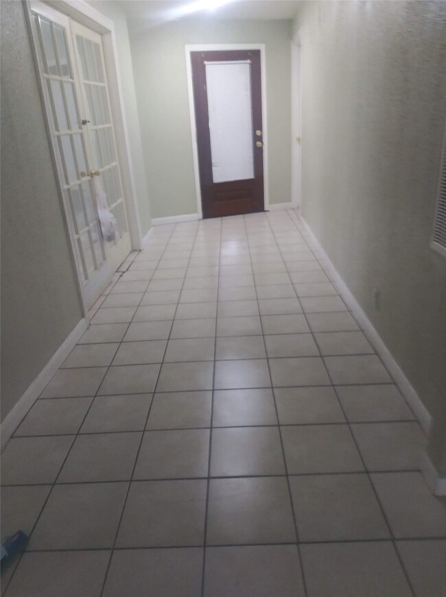 2420 Hollis St unit D, Houston, TX 77093 - photo 2