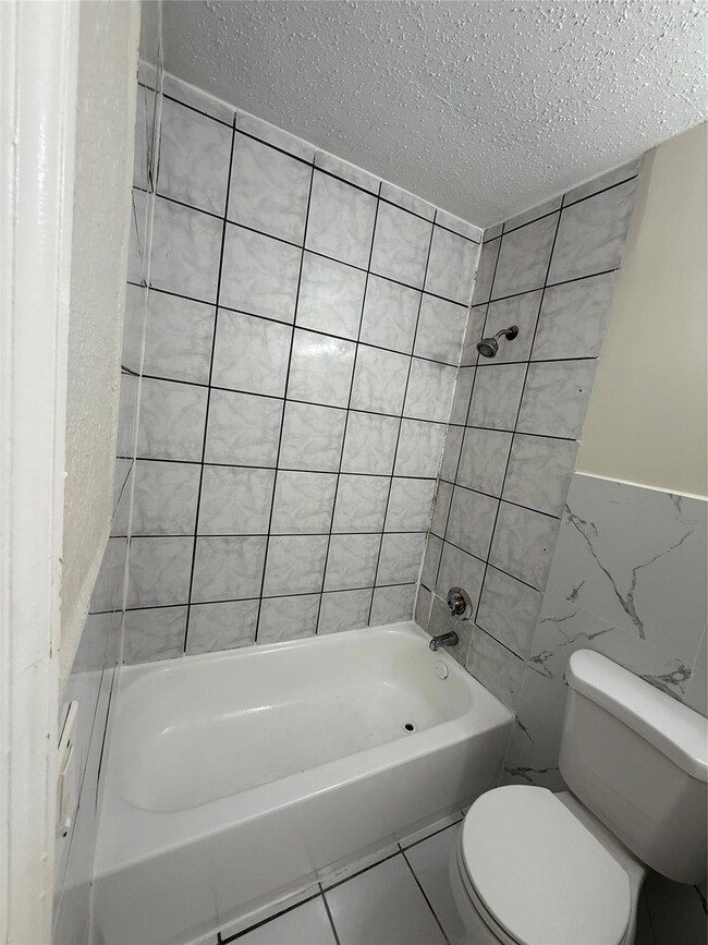 720 SW 7th St unit 1, Dania, FL 33004 - photo 7