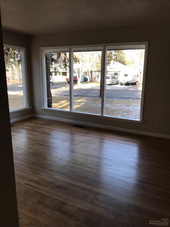 475 NE Franklin Ave, Bend, OR 97701 - photo 6