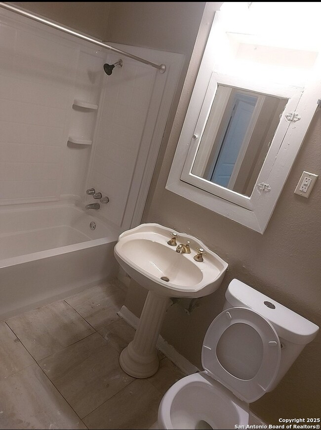 485 W Harding Blvd, San Antonio, TX 78221 - photo 7