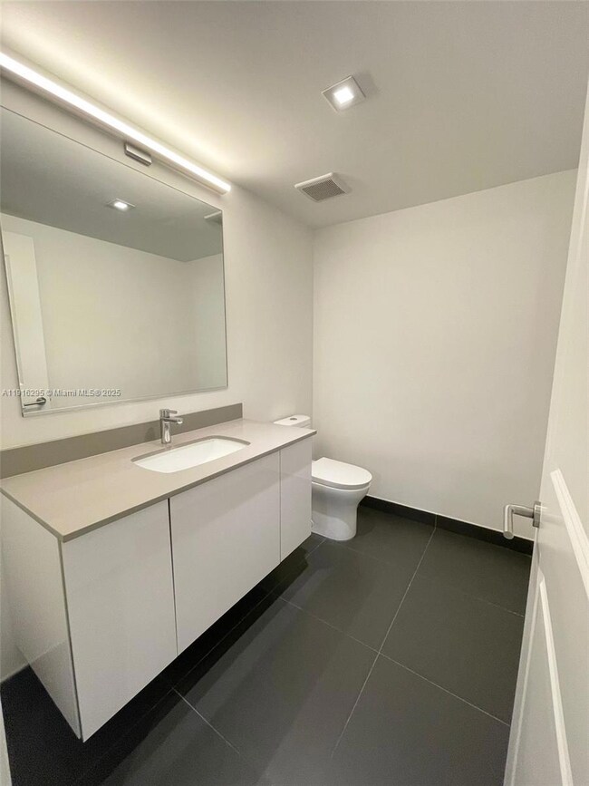 CANVAS unit 3705, Miami, FL 33132 - photo 5