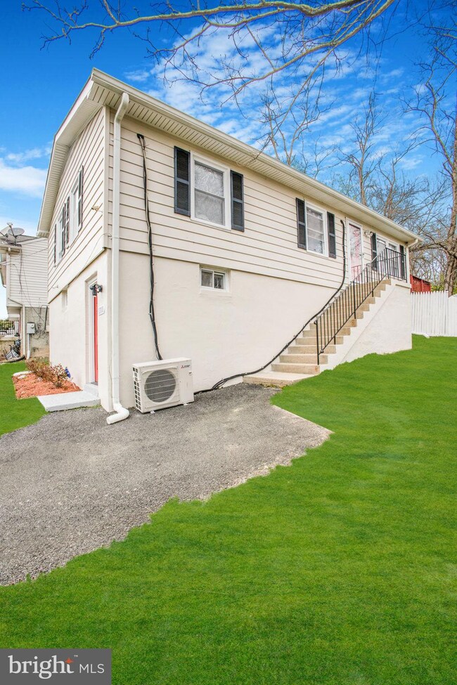 1311 Eli Place, Hyattsville, MD 20785 - photo 2