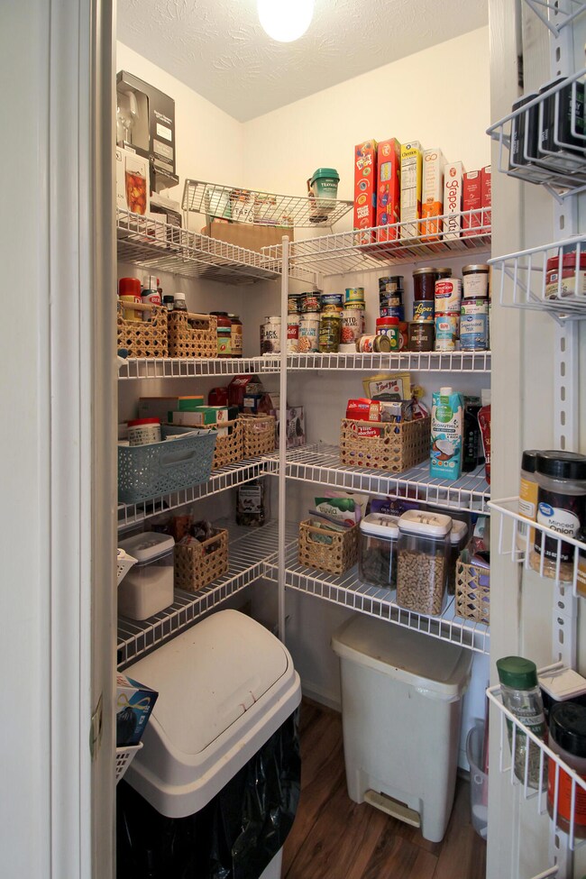 819 Isaac Shelby Cir E, Frankfort, KY 40601 - photo 5