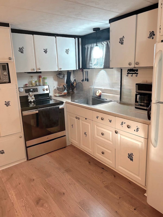 601 Starkey Rd unit 61, Largo, FL 33771 - photo 5