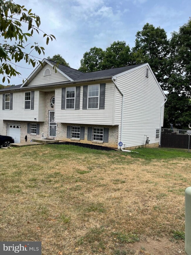 1003 Minna Ave, Capitol Heights, MD 20743 - photo 3