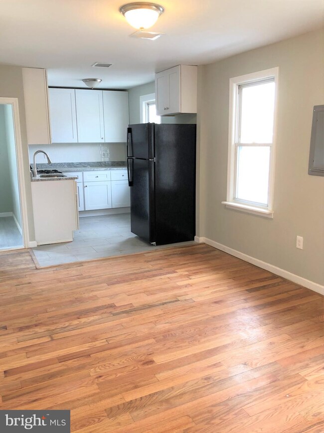 117 E Broad St unit 2F, Palmyra, NJ 08065 - photo 4