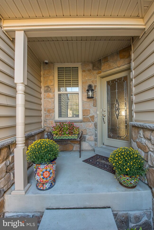 77 Boxwood Ct, Malvern, PA 19355 - photo 2