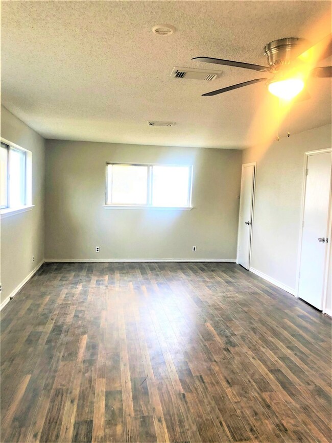 3191 County Road 181 unit 2, Alvin, TX 77511 - photo 5