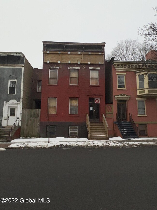 346 Madison Ave, Albany, NY 12210 - photo 4