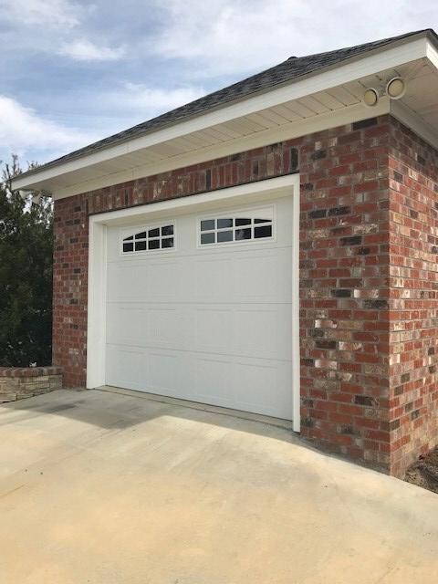 Garage work shop/Heated & Cooled