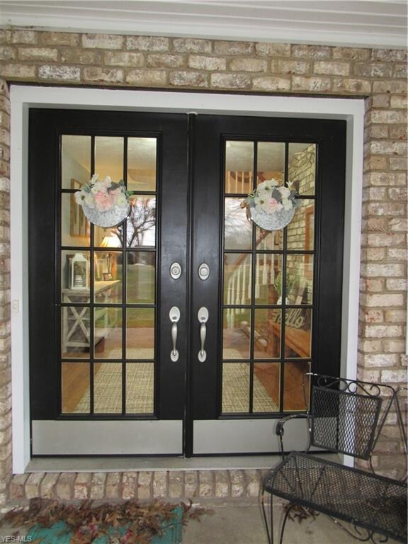 6810 Kepler Rd, New Franklin, OH 44216 - photo 2