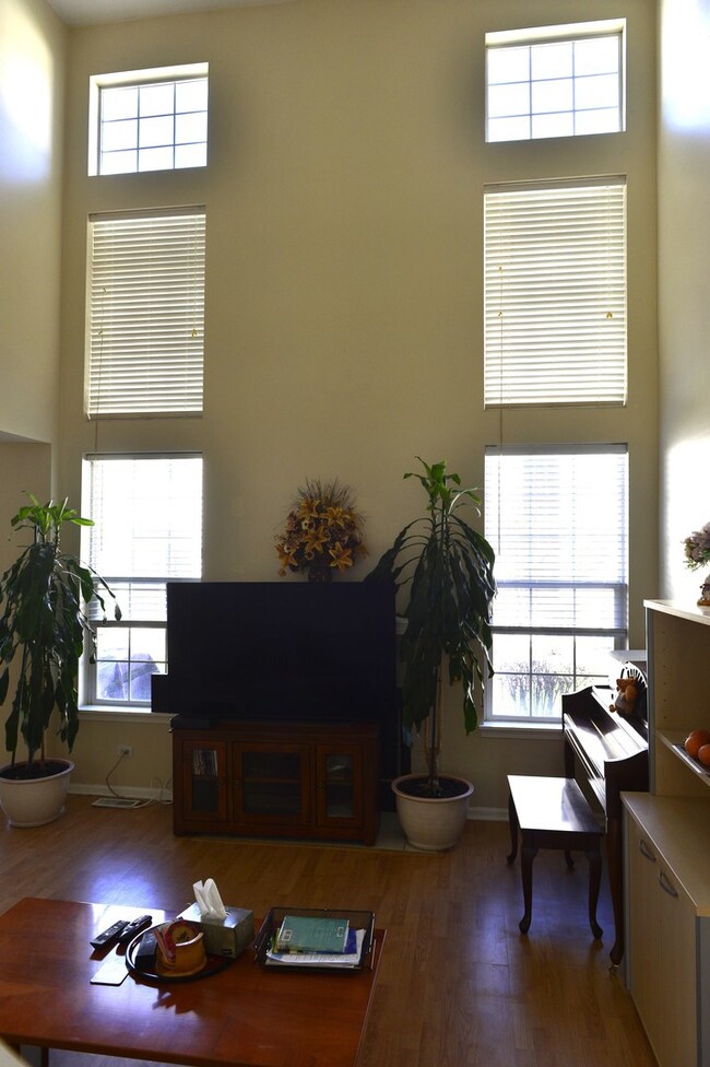 871 Havenshire Rd, Naperville, IL 60565 - photo 4