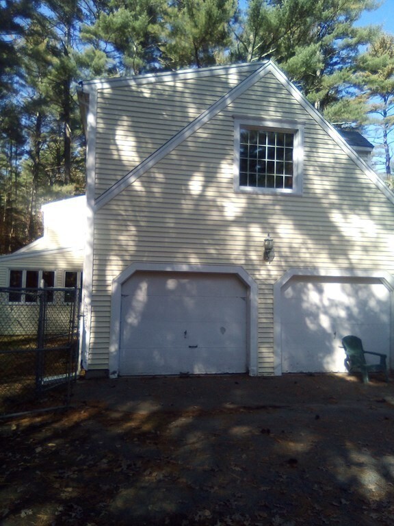 7 Sadler Rd, Upton, MA 01568 - photo 4