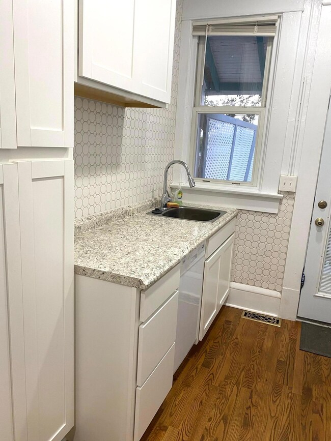 1725 S High St, Columbus, OH 43207 - photo 5