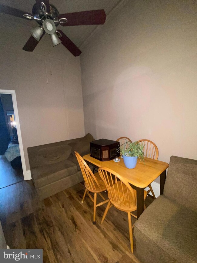 1407 Mcculloh St unit 2, Baltimore, MD 21217 - photo 4