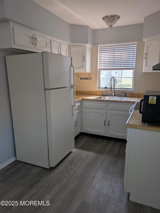 31D Easton Dr, Whiting, NJ 08759 - photo 4