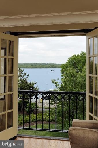 4 Wolfe St unit 21, Alexandria, VA 22314 - photo 2