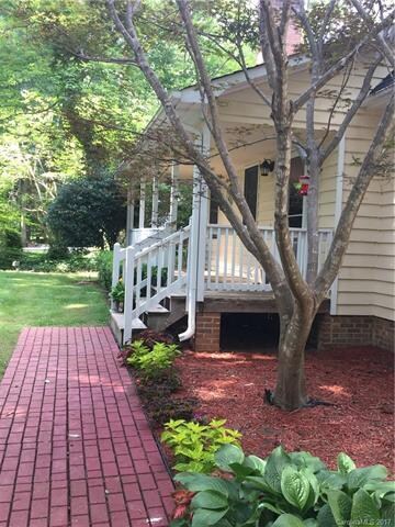 Swing and enjoy the sounds of the birds on this gr