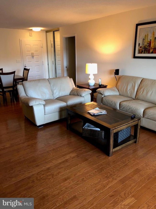 The Rotonda unit 811, McLean, VA 22102 - photo 2