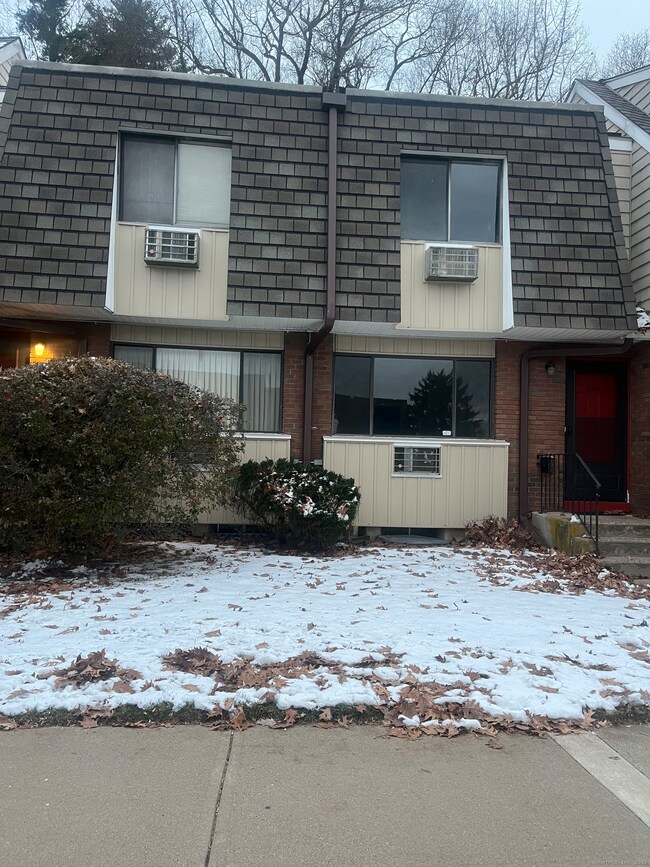 244 High Path Rd unit 244, Windsor, CT 06095 - photo 2