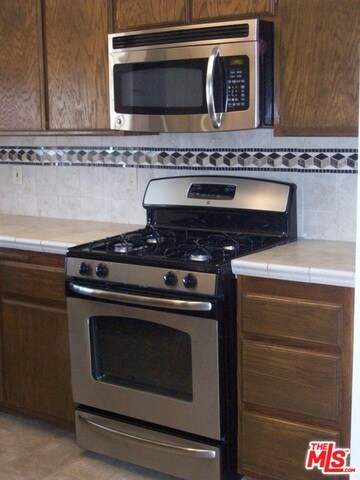 5952 Charan Rd, Rosamond, CA 93560 - photo 4