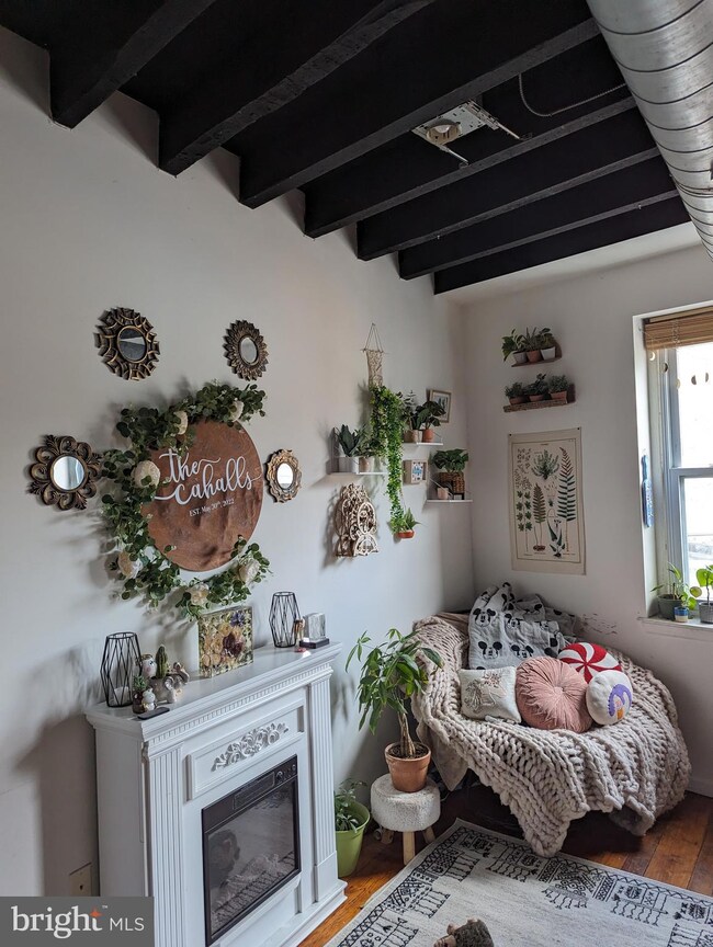 115 Green Ln unit 2, Philadelphia, PA 19127 - photo 2