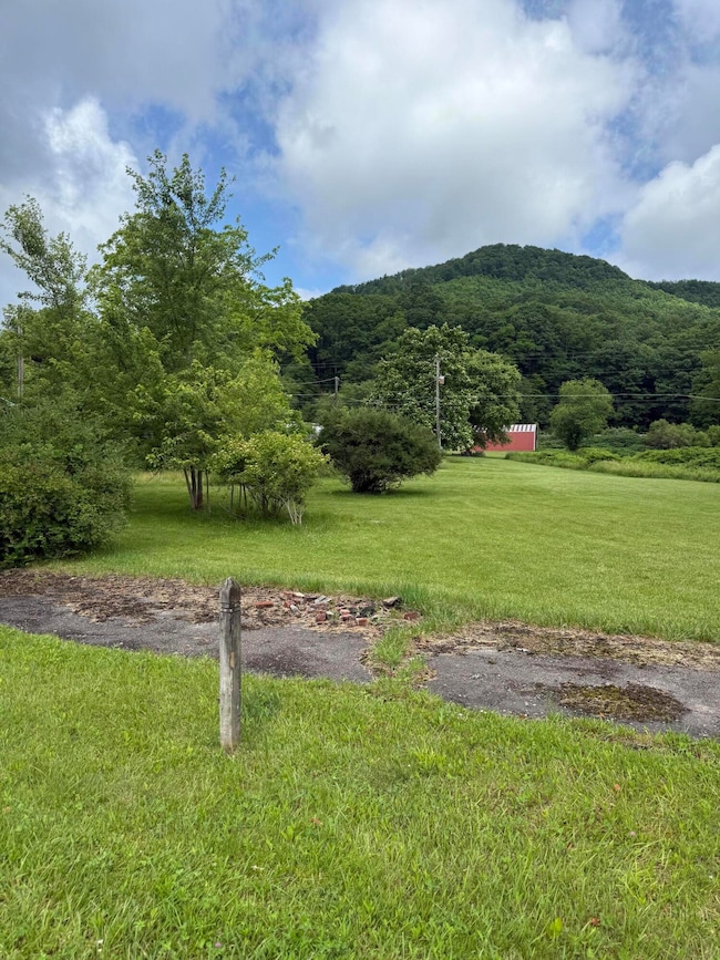 0 4th St unit 25-714, Rainelle, WV 25962 - photo 2