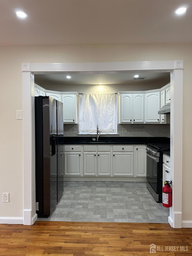 213 Catherine St, Elizabeth, NJ 07201 - photo 4