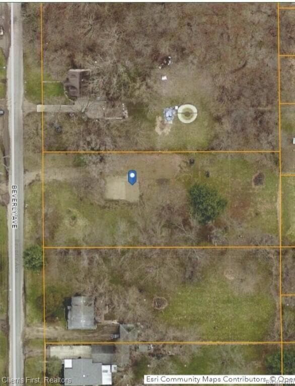 Can be split into 2 lots!