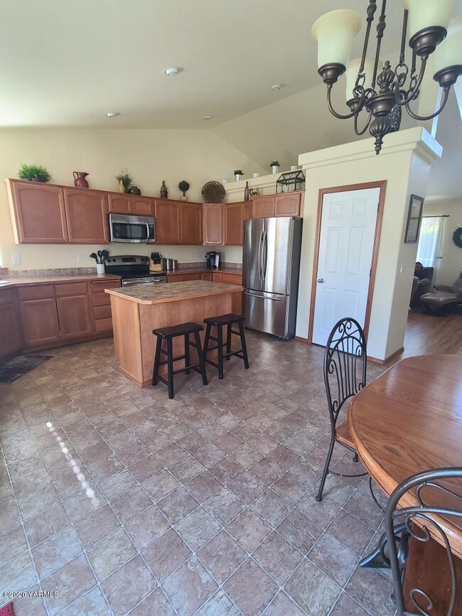 Kitchen 1