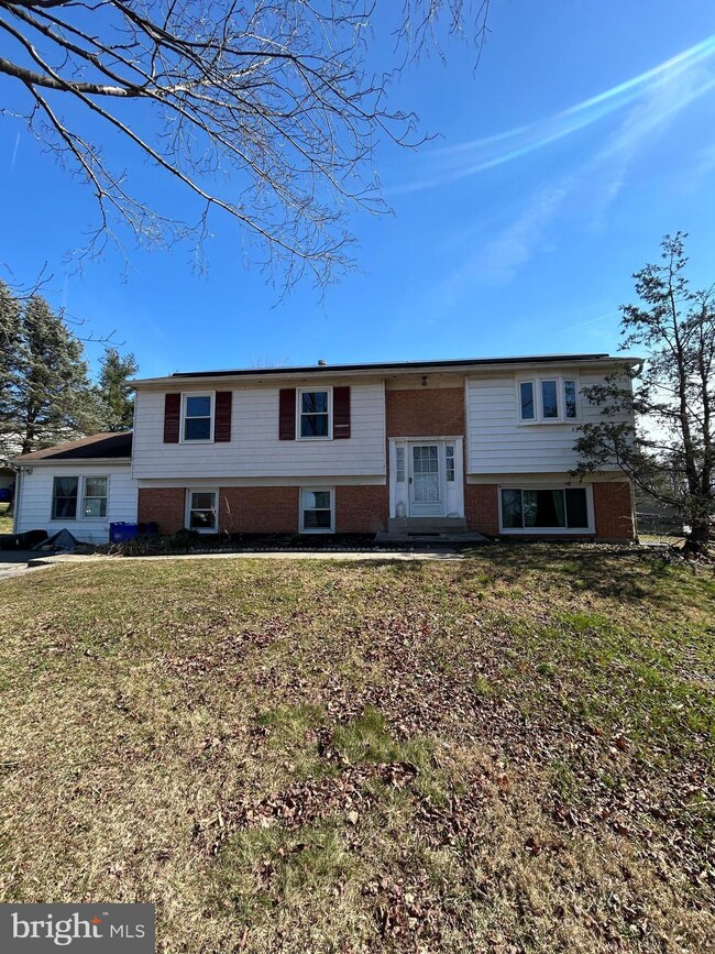 24101 Ridge Rd, Germantown, MD 20876 - photo 2