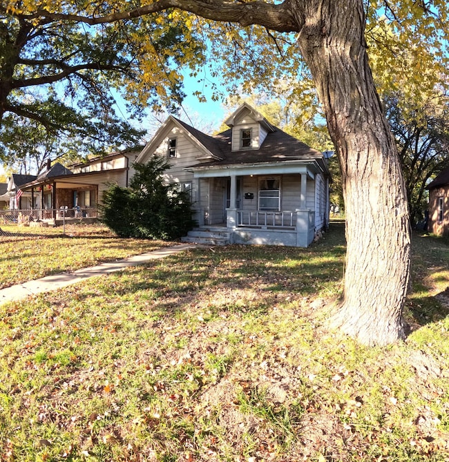 1611 W Atlantic St, Springfield, MO 65803 - photo 2