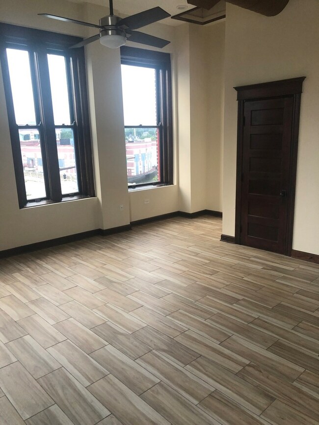 30 N Broadway unit B, Aurora, IL 60505 - photo 4